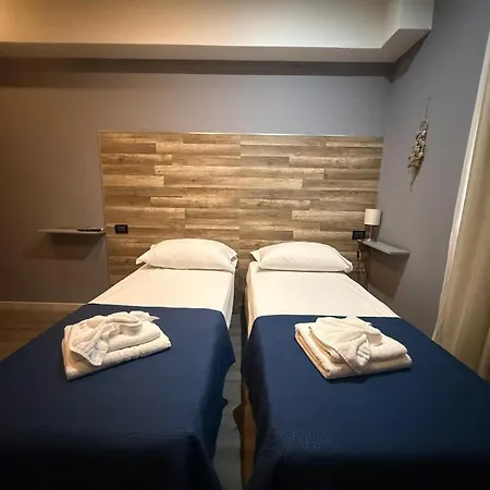 Partenope Lucci 4* ナポリ