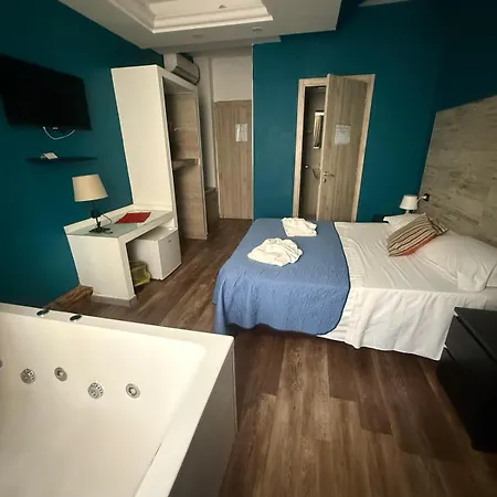 Partenope Lucci & Guest house 4*