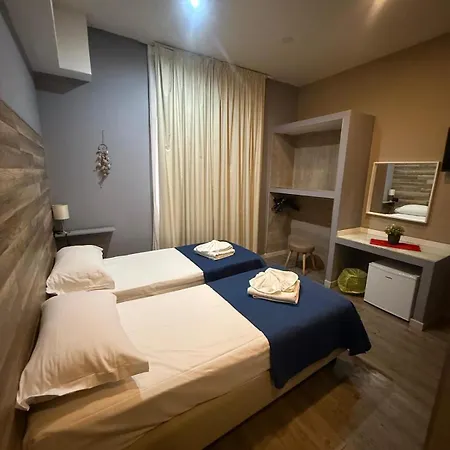 Guest house Partenope Lucci & 4*